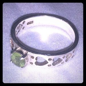 Peridot Ring in Sterling Silver 💚 Band Setting